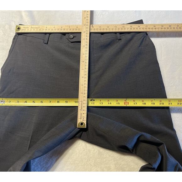 Jos A Bank Travel Tech 46L 34x31 Slim Fit Gray 2 Piece Suit Stretch Wrinkle Free - Picture 13 of 16